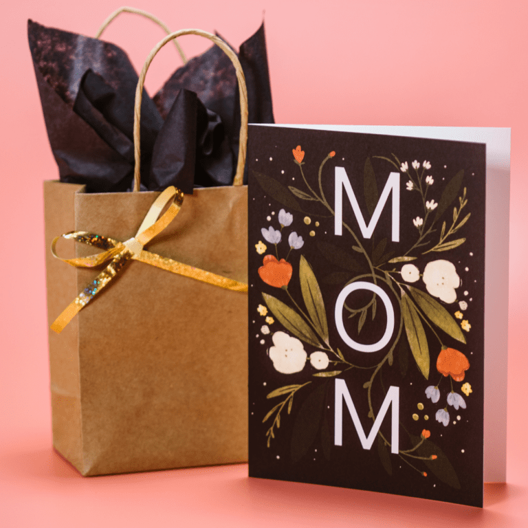 Fantastic Gifts for Moms Who Love to Travel