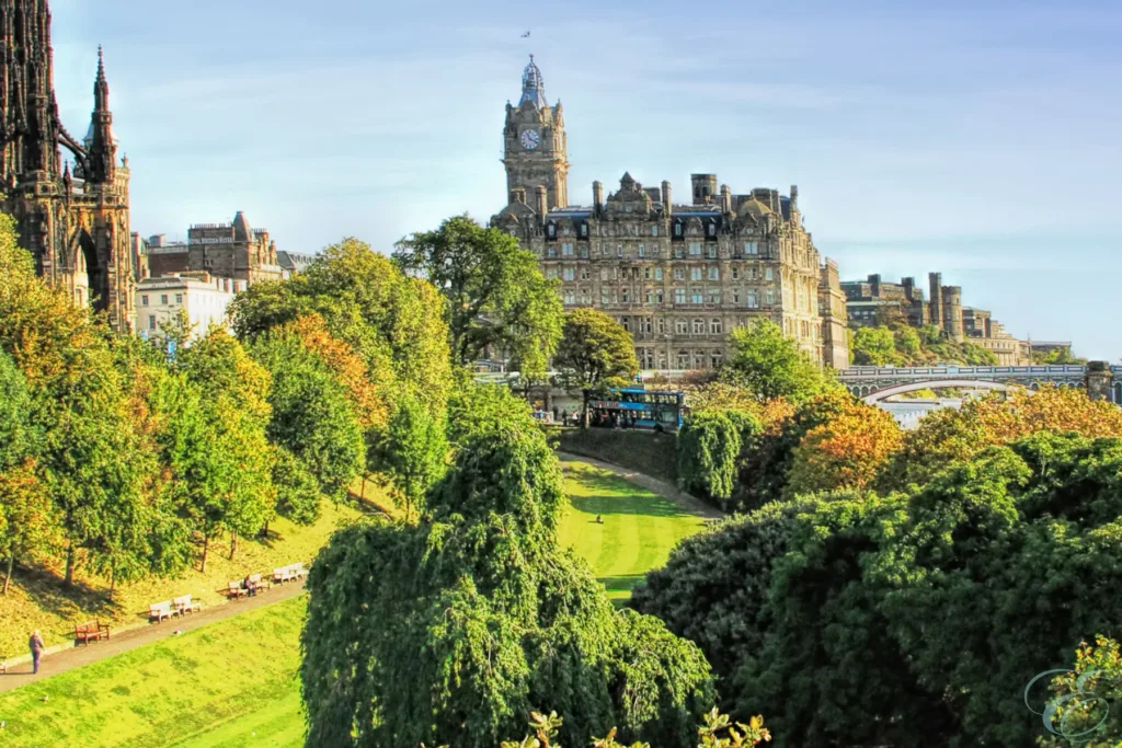 The Best Things to See & Do in Edinburgh Scotland